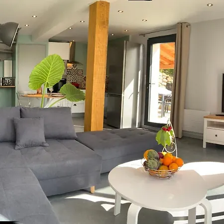 샬레 Le De La Mure